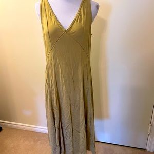 H&M sleeveless v-neck dress with pockets